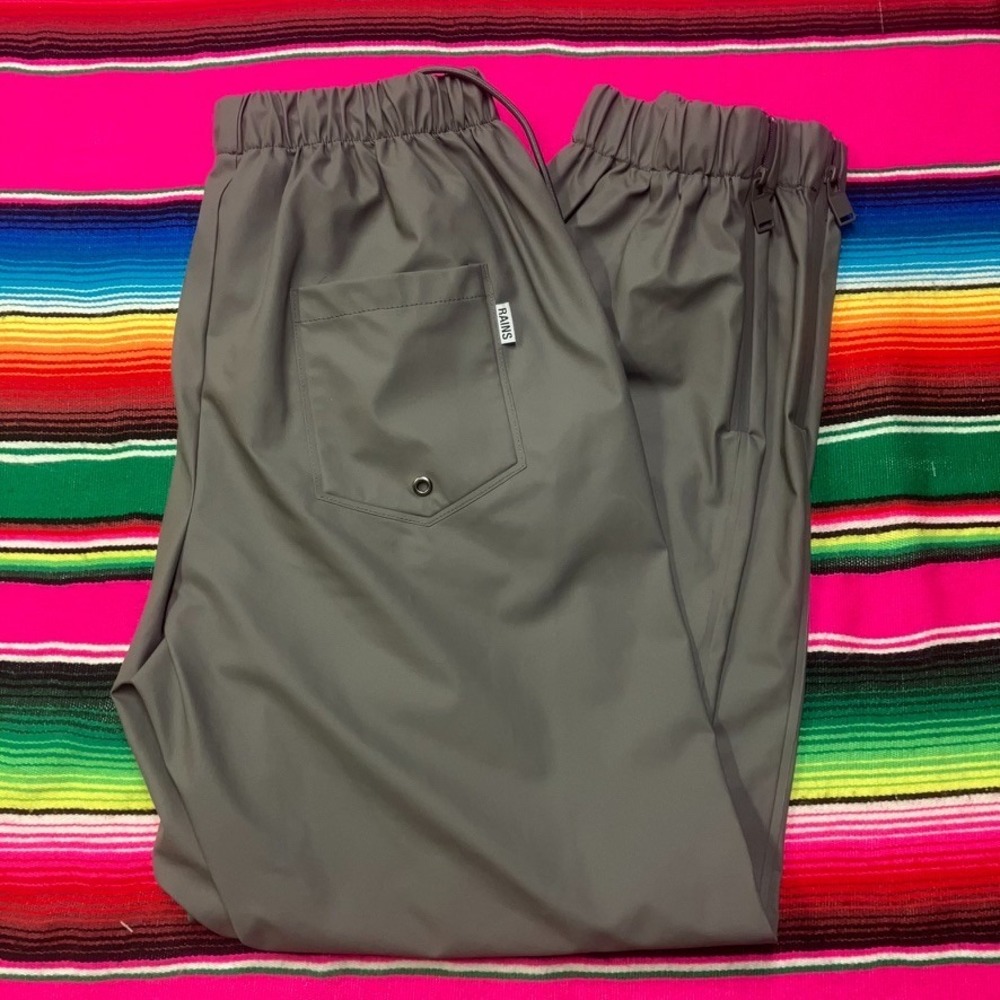 RAINS Brand Regular Pants Men's S‎ Dark Gray Waterproof Joggers Ankle Zip *FLAW*
